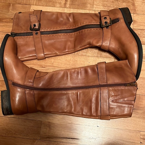 Steve Madden Shoes - Steve Madden boots. In great condition. Size 6.5